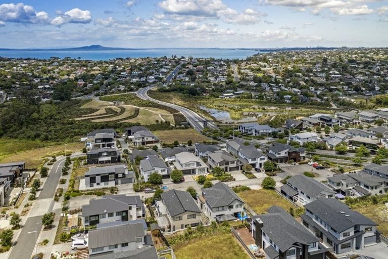 Photo of property in 7 Shelby Place, Long Bay, Auckland, 0630