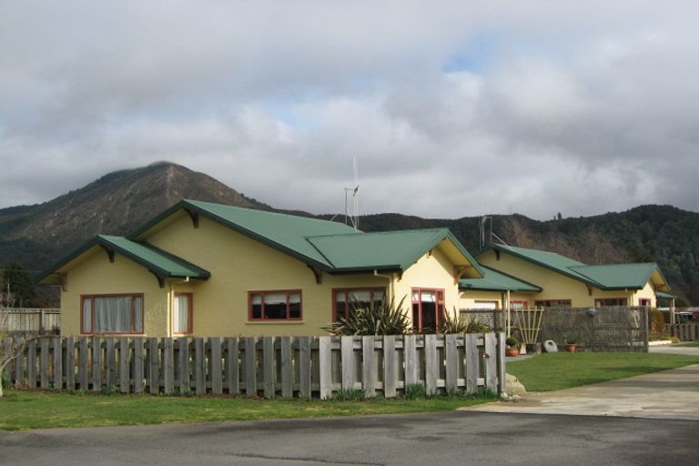 Photo of property in 3 Grey Street, Murchison, 7007