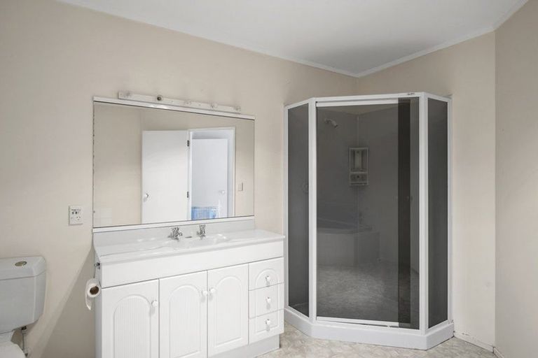 Photo of property in 2/76 Rokino Road, Hilltop, Taupo, 3330