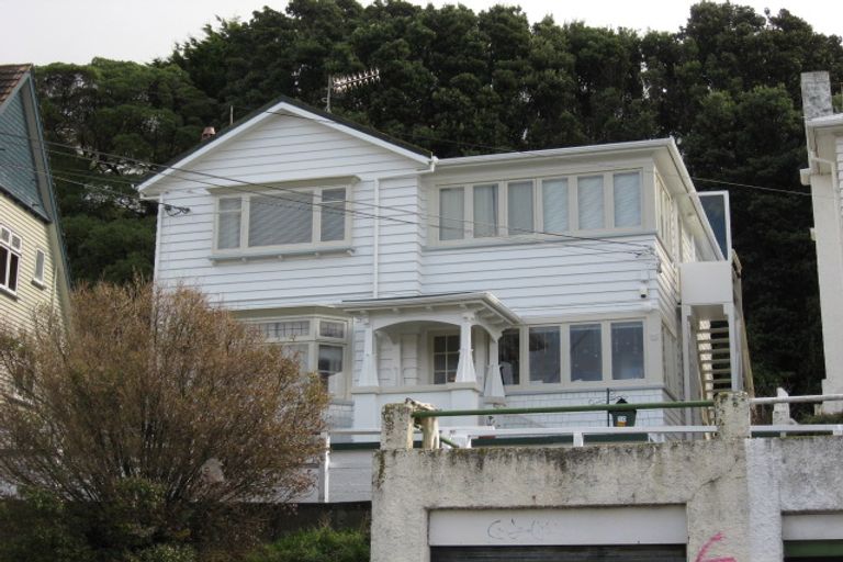 Photo of property in 30 Queens Drive, Kilbirnie, Wellington, 6022