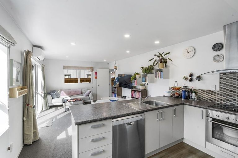 Photo of property in 1/142 Petrie Street, Richmond, Christchurch, 8013