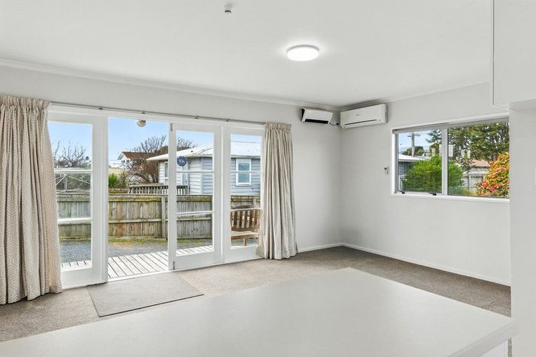 Photo of property in 47 Gray Avenue, Paraparaumu Beach, Paraparaumu, 5032