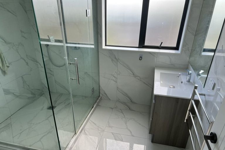 Photo of property in 15d Bond Crescent, Forrest Hill, Auckland, 0620