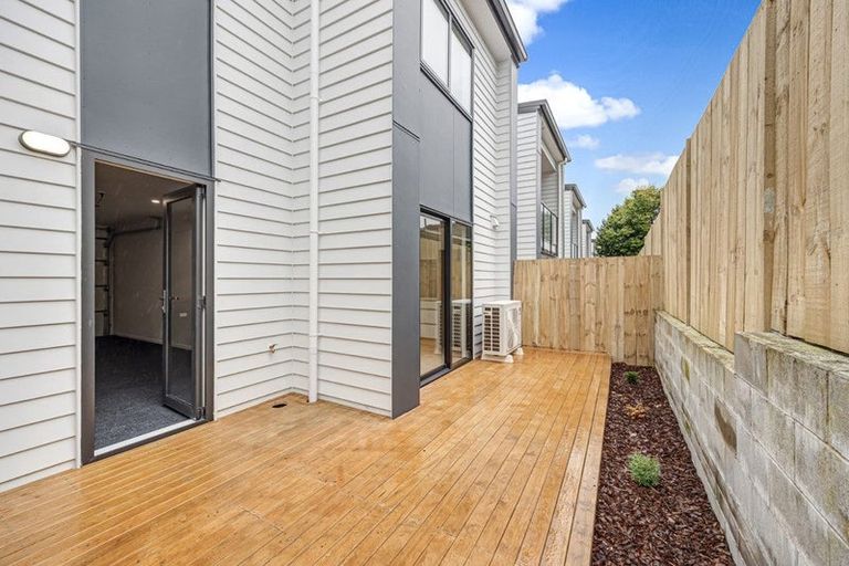 Photo of property in 7/163 Edmonton Road, Te Atatu South, Auckland, 0610