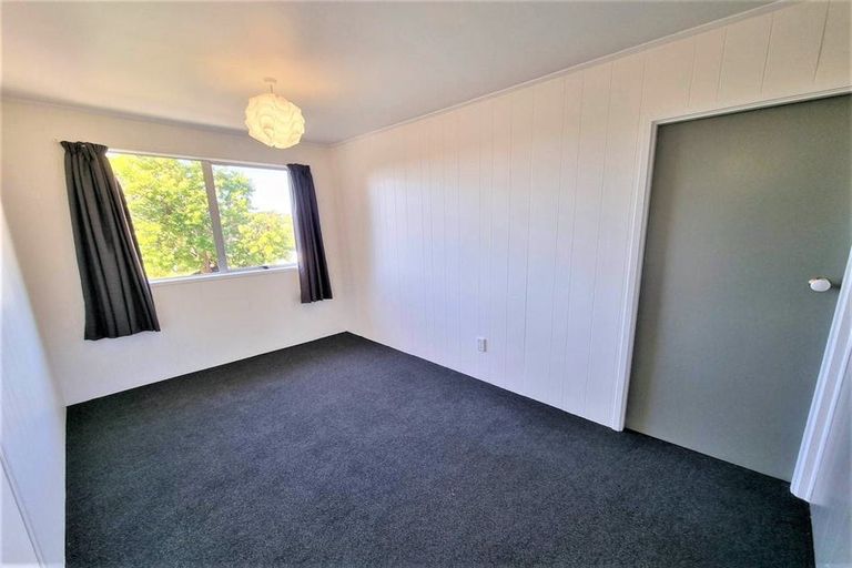 Photo of property in 75 Solar Road, Glen Eden, Auckland, 0602