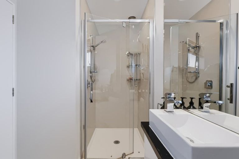 Photo of property in 4 Shingle Lane, Sydenham, Christchurch, 8023
