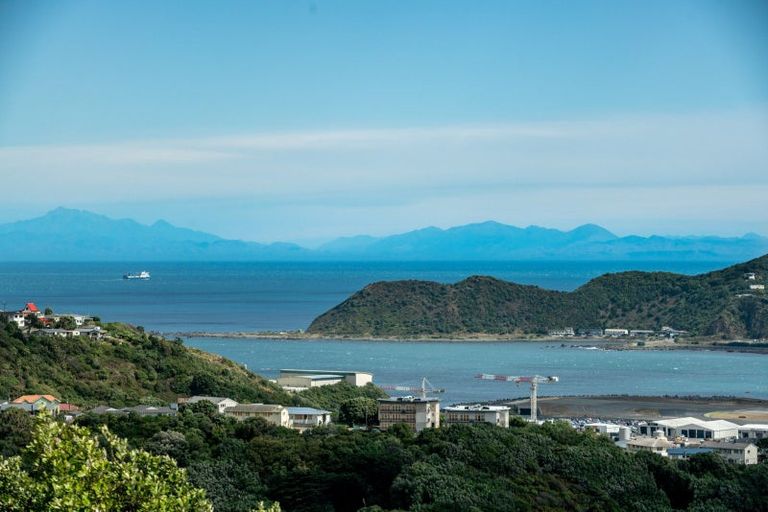 Photo of property in 82 Beacon Hill Road, Strathmore Park, Wellington, 6022