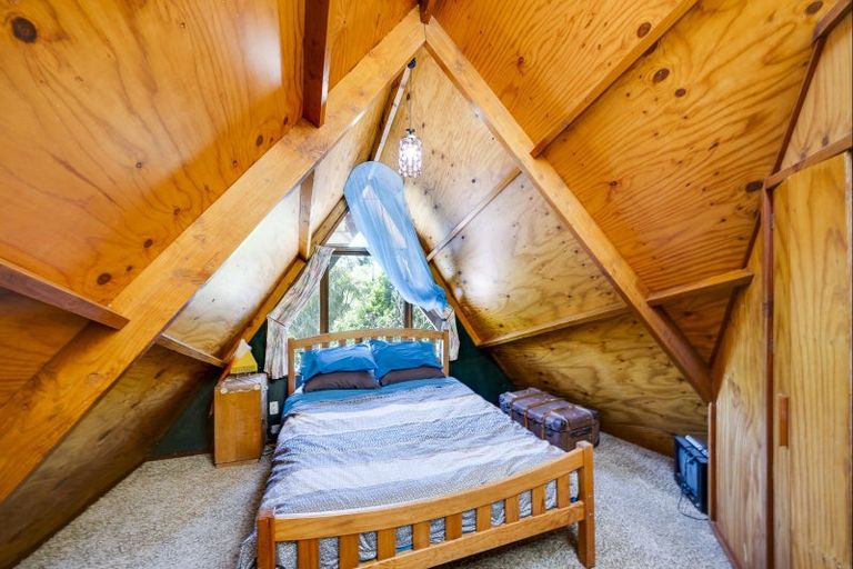 Photo of property in 21 Gillies Crescent, Waimarama, Havelock North, 4294