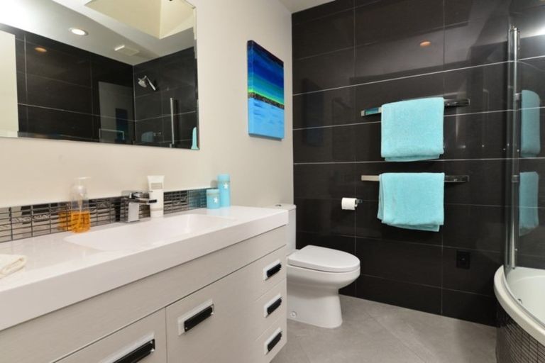 Photo of property in 83 Sandwich Road, St Andrews, Hamilton, 3200