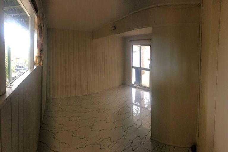 Photo of property in 1 Cashmere Place, Glenfield, Auckland, 0629