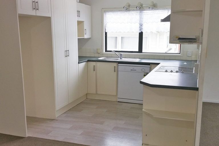 Photo of property in 7a Oteha Valley, Northcross, Auckland, 0632