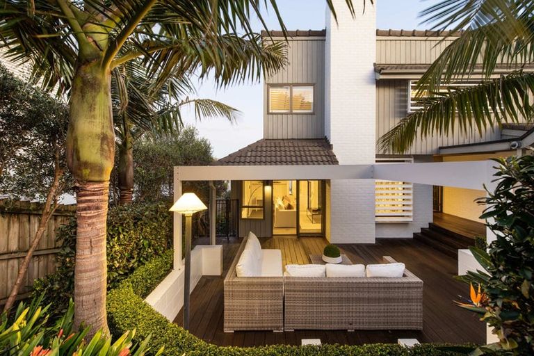 Photo of property in 35 Sylvan Park Avenue, Milford, Auckland, 0620