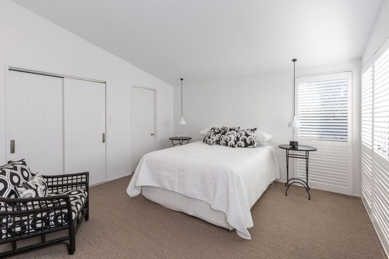Photo of property in 120 Avondale Road, Taradale, Napier, 4112