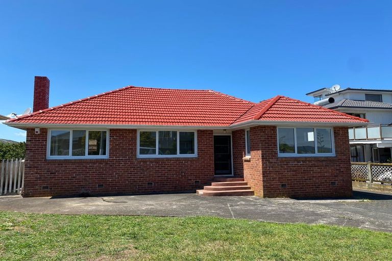 Photo of property in 185 Te Atatu Road, Te Atatu South, Auckland, 0610