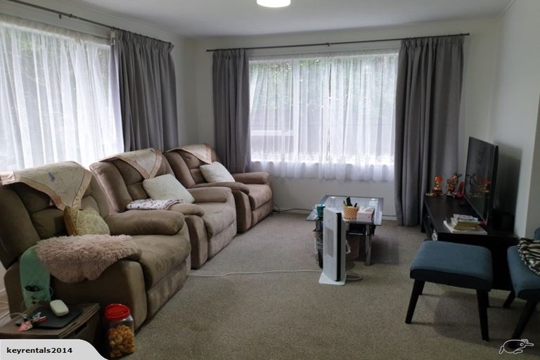 Photo of property in 4/1106 High Street, Taita, Lower Hutt, 5011