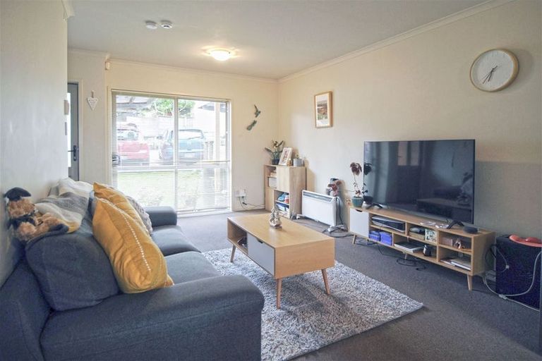 Photo of property in 12/94 Glengarry Road, Glen Eden, Auckland, 0602