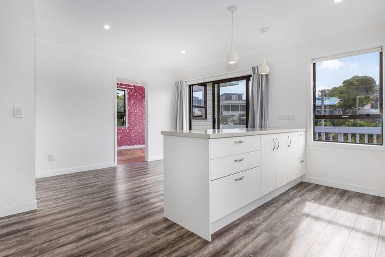 Photo of property in 124 Te Pene Avenue, Titahi Bay, Porirua, 5022