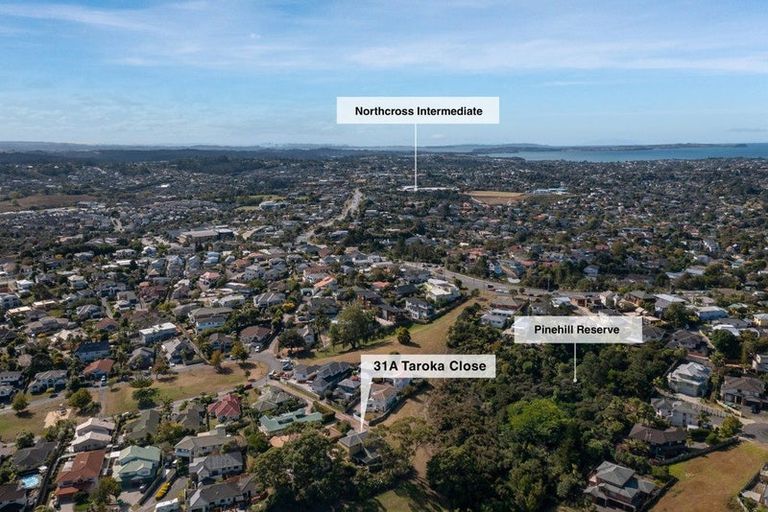 Photo of property in 1/31 Taroka Close, Pinehill, Auckland, 0632