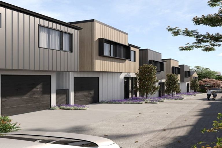 Photo of property in 18b Bradbury Road, Botany Downs, Auckland, 2010