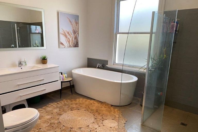 Photo of property in 10 Manchester Street, Petone, Lower Hutt, 5012