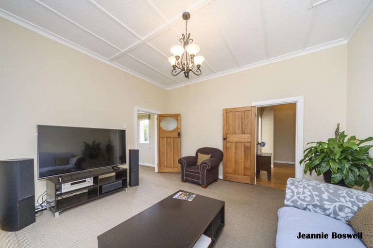 Photo of property in 122 Linton Street, West End, Palmerston North, 4410