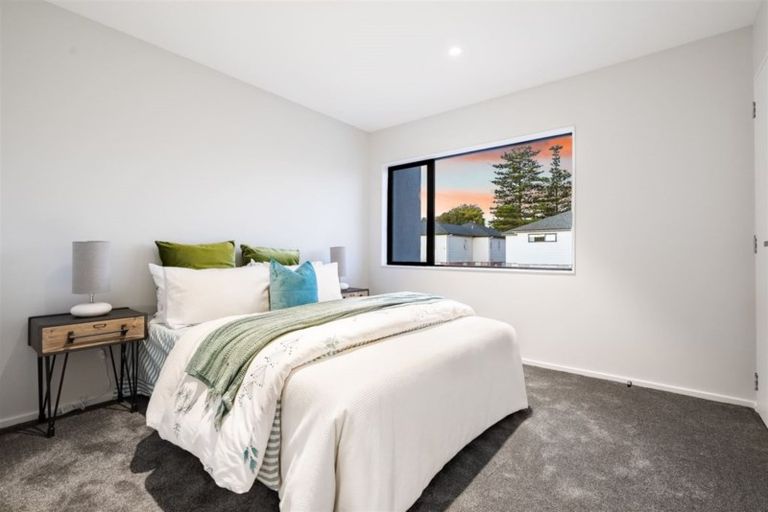 Photo of property in 44 Bordeaux Parade, Te Atatu South, Auckland, 0610