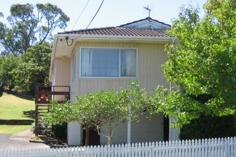 Photo of property in 1/32 Teal Crescent, Beach Haven, Auckland, 0626