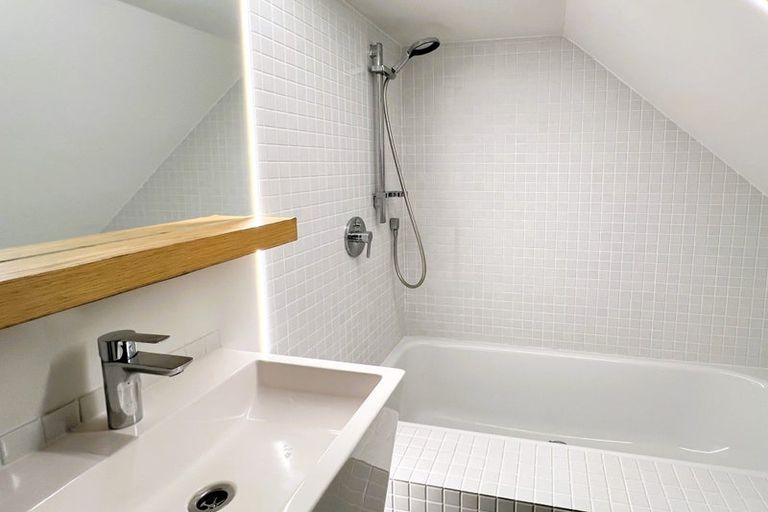 Photo of property in 64a Orangi Kaupapa Road, Northland, Wellington, 6012