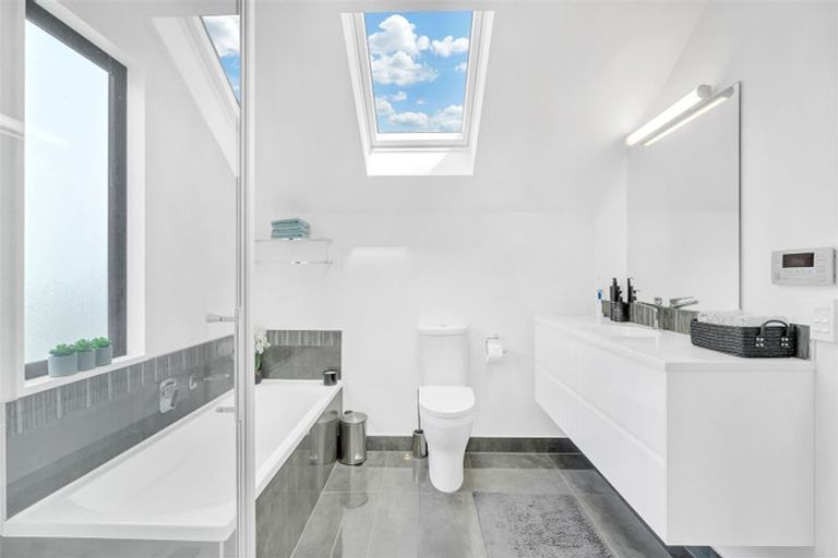 Photo of property in 118 Bishop Street, St Albans, Christchurch, 8014