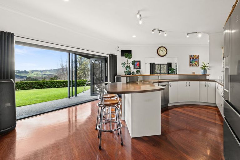 Photo of property in 35 Raratu Road, Kahuranaki, Havelock North, 4295