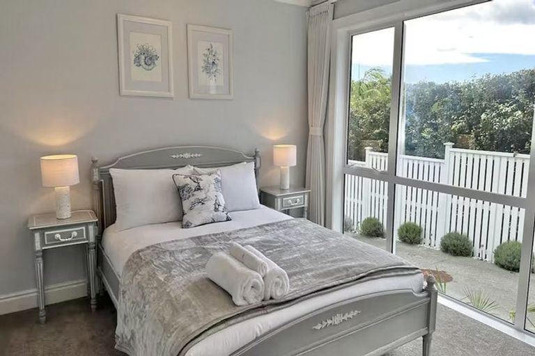 Photo of property in 7b Garadice Road, Rothesay Bay, Auckland, 0630