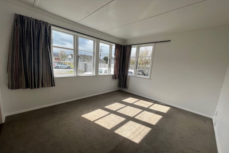 Photo of property in 6 Churton Crescent, Taita, Lower Hutt, 5011