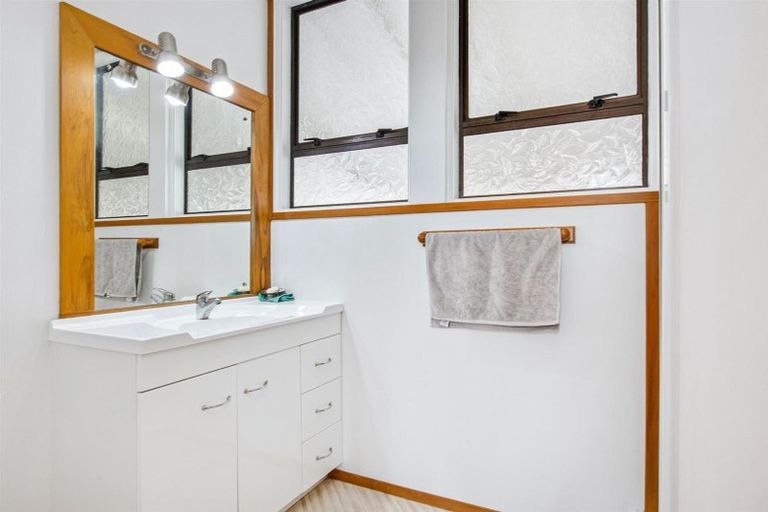 Photo of property in 95 Bell Street, Tawa, Wellington, 5028