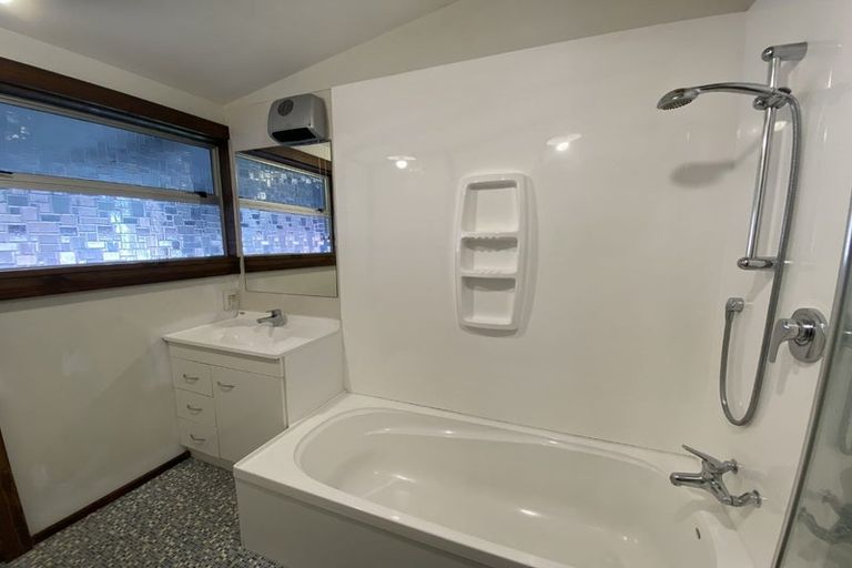 Photo of property in 11 Cornwall Street, Picton, 7220