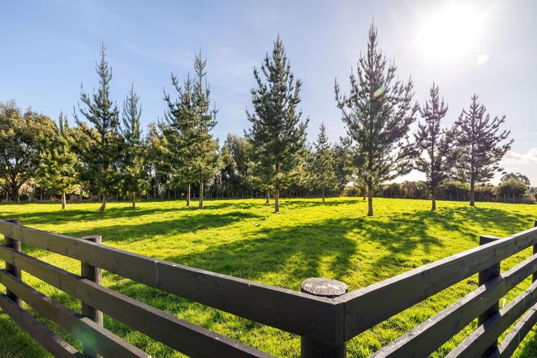 Photo of property in 5/454 Stoney Creek Road, Kelvin Grove, Palmerston North, 4470
