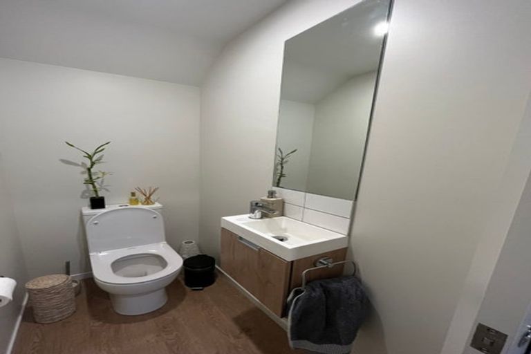 Photo of property in 2/48 Glen Road, Stokes Valley, Lower Hutt, 5019