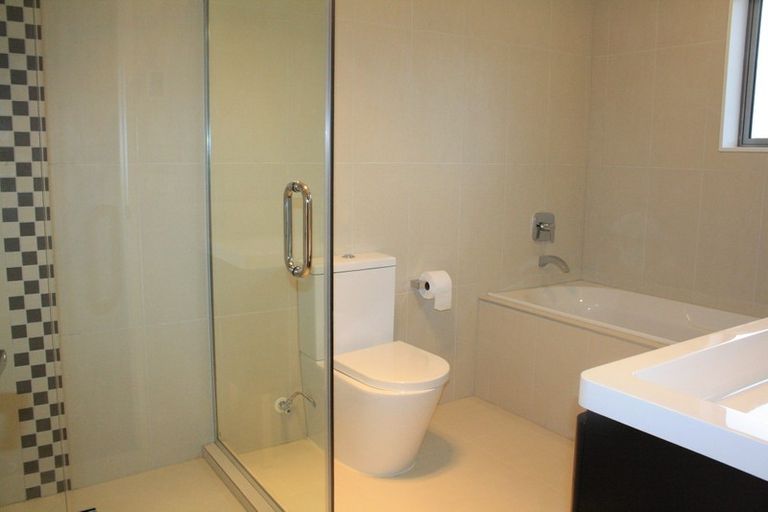 Photo of property in 81 San Valentino Drive, Henderson, Auckland, 0612