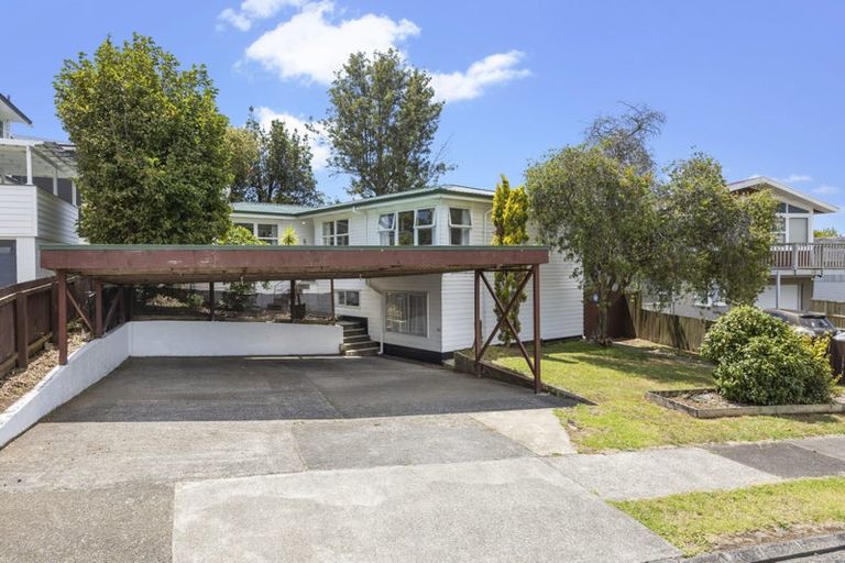 Photo of property in 38 Chatsworth Crescent, Pakuranga Heights, Auckland, 2010