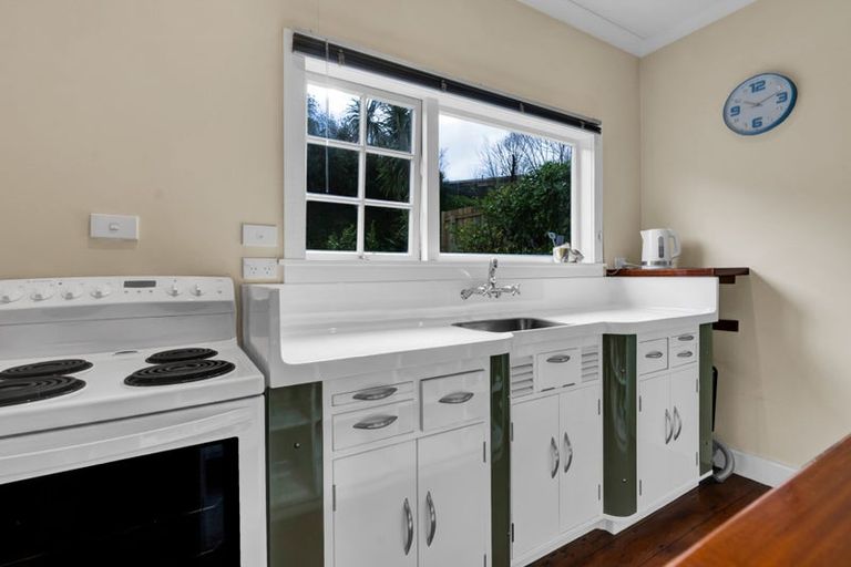 Photo of property in 11 Sycamore Grove, Lower Vogeltown, New Plymouth, 4310