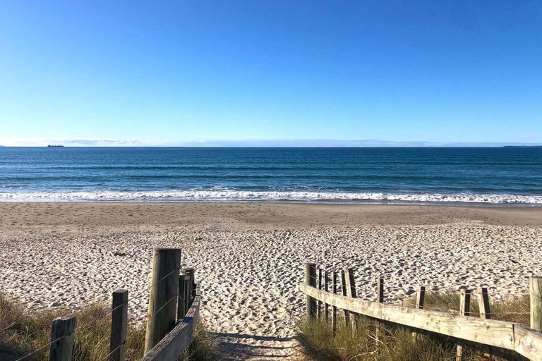 Photo of property in 23a Sunbrae Grove, Mount Maunganui, 3116