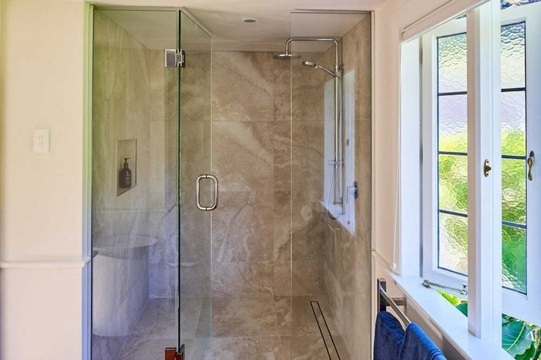 Photo of property in 3 Dillon Street, Lowry Bay, Lower Hutt, 5013