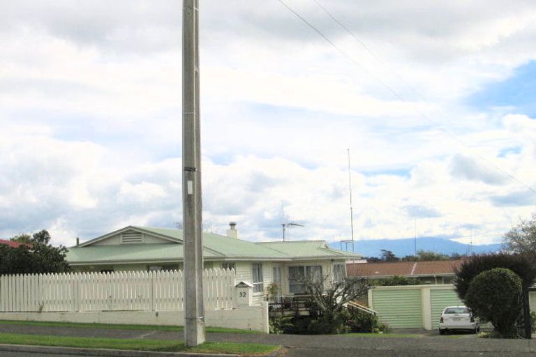 Photo of property in 32 Otumoetai Road, Judea, Tauranga, 3110