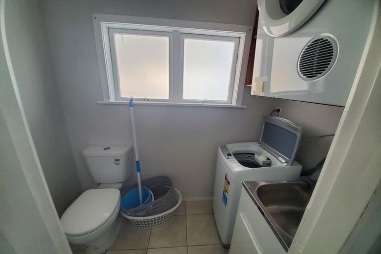 Photo of property in 18 Somerset Avenue, Newtown, Wellington, 6021