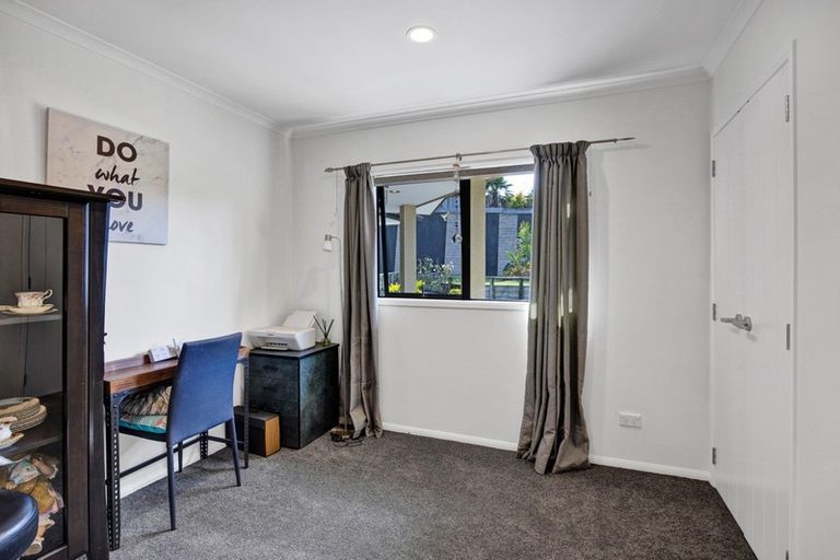 Photo of property in 2 Junction Street, Welbourn, New Plymouth, 4310