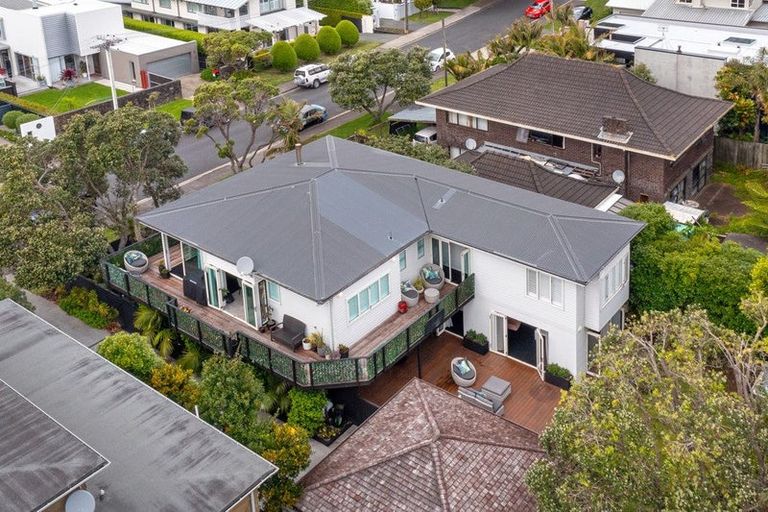 Photo of property in 24 Muritai Road, Milford, Auckland, 0620