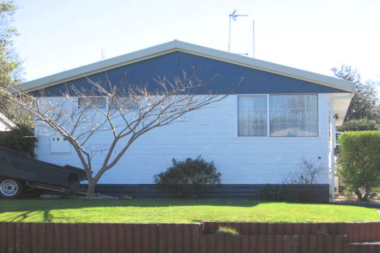 Photo of property in 10 Matipo Crescent, Pukete, Hamilton, 3200