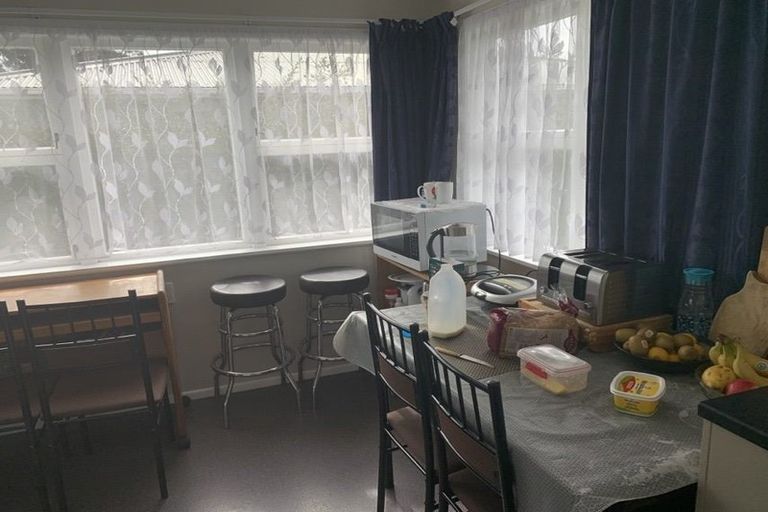 Photo of property in 6 Bartholomew Road, Levin, 5510