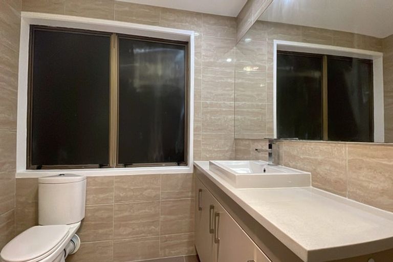 Photo of property in 37 Fratley Avenue, Farm Cove, Auckland, 2012