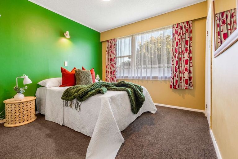 Photo of property in 2 Marsden Place, Awapuni, Palmerston North, 4412