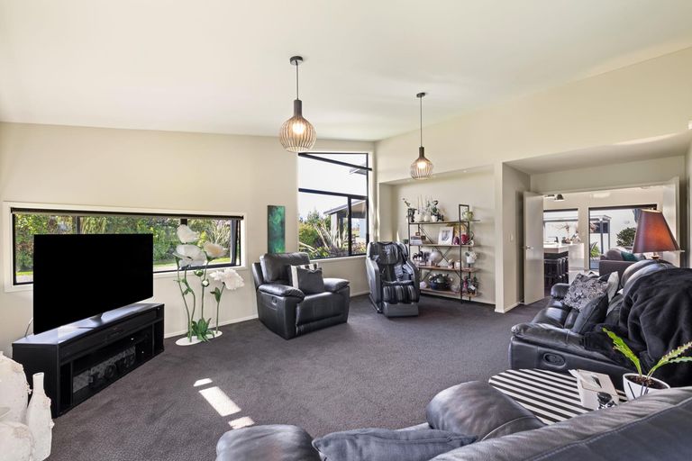 Photo of property in 5/454 Stoney Creek Road, Kelvin Grove, Palmerston North, 4470